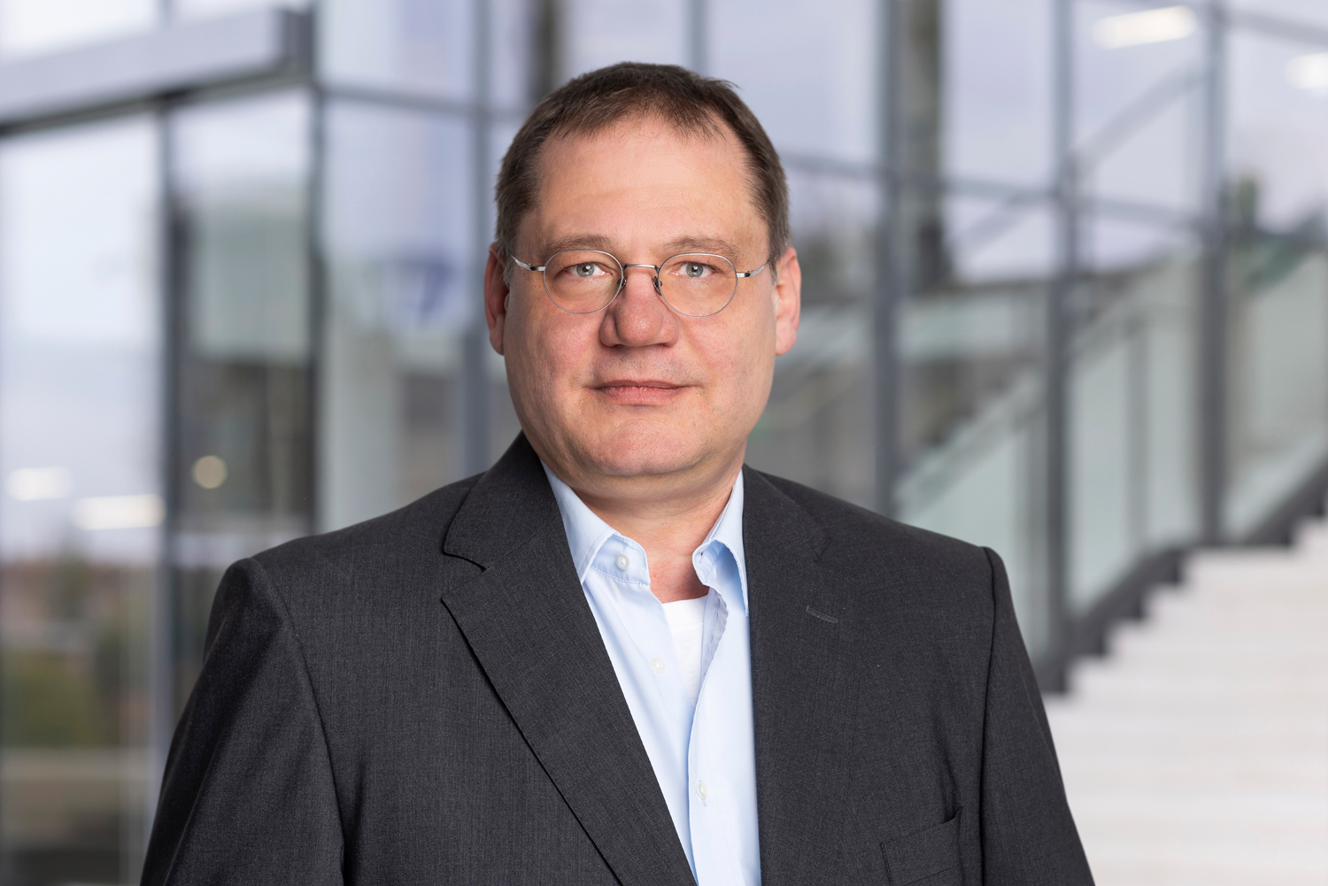 EMFRET_ANALYTICS_Ralph_Ziehfreund_QUER